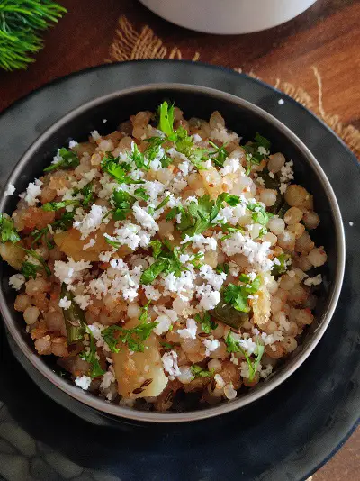 Sabudana Khichdi | Maharashtrian Sabudanyachi Khichadi https://thespicycafe.com/wp-content/uploads/2021/02/17-Sabudana-khichadi-khichdi-Maharashtrian-breakfast-snack-vrat-upvas-fasting-navratri-mahashivratri-ashadi-ekadashi-tapioca-upma-Indian-vegetarian-gluten-free-recipe.jpg https://thespicycafe.com/how-to-make-sabudana-khichdi/