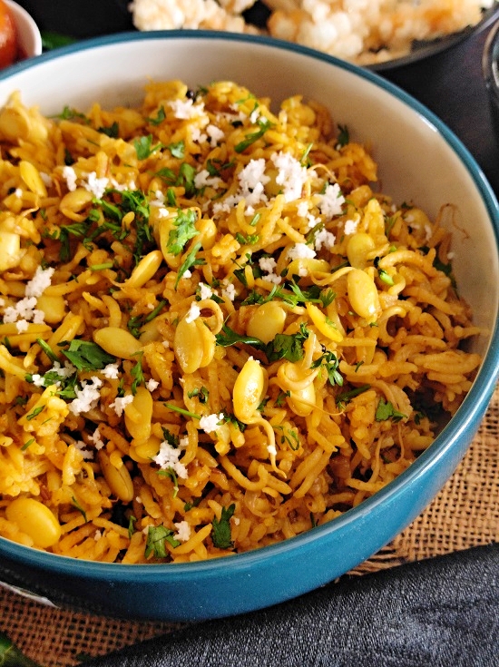 Valachi Khichadi | Dalimbi Bhaat | Vaal Bhaat (वालाची खिचडी / डाळिंबी भात) https://thespicycafe.com/wp-content/uploads/2023/03/03-valachi-khichdi-khichadi-maharashtrian-traditional-authentice-dalimbi-bhat-bhaat-masale-bhat-vegan-vegetarian-festive-easy-quick-simple-indian-pulao-biryani-kadve-vaal-1.jpg https://thespicycafe.com/valachi-khichdi-dalimbi-bhaat-recipe/