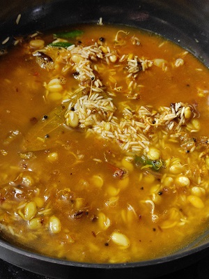 Valachi Khichadi | Dalimbi Bhaat | Vaal Bhaat (वालाची खिचडी / डाळिंबी भात) https://thespicycafe.com/wp-content/uploads/2023/03/03-valachi-khichdi-khichadi-maharashtrian-traditional-authentice-dalimbi-bhat-bhaat-masale-bhat-vegan-vegetarian-festive-easy-quick-simple-indian-pulao-biryani-kadve-vaal-1.jpg https://thespicycafe.com/valachi-khichdi-dalimbi-bhaat-recipe/