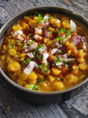 Dal Pakwan | Sindhi Dal Pakwan Recipe | How To Make Dal Pakwan https://thespicycafe.com/wp-content/uploads/2023/04/30-sindhi-dal-pakwan-recipe-easy-breakfast-lunch-dinner-simple-quick-dal-poori-vegan-vegetarian-kids-appetizer-starters-indian-food-protein-rich-street-food-of-india.jpg https://thespicycafe.com/sindhi-dal-pakwan-recipe/