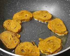 Alu Vadi Maharashtrian Recipe| Pathrode Recipe | Maharashtrian Alu Vadi Recipe https://thespicycafe.com/wp-content/uploads/2023/08/1-Final-Alu-Vadi-Maharashtrian-style.-gujarati-patra-quick-easy-simple-Indian-snack-breakfast-lunch-dinner-wedding-meunu-vegan-vegetarian-proteinrich-kids-lunch-box-side-dish.png https://thespicycafe.com/alu-vadi-maharashtrian-recipe/