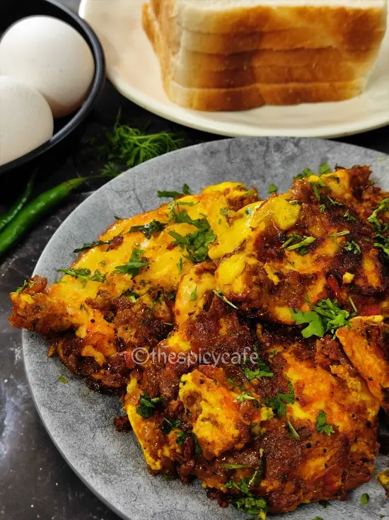 egg tawa fry egg tawa masala anda fry easy simple quick breakfast non-veg recipe lunch dinner brunch with toasted bread high-protein diabetic-friendly keto diet indian street food thespicycafe