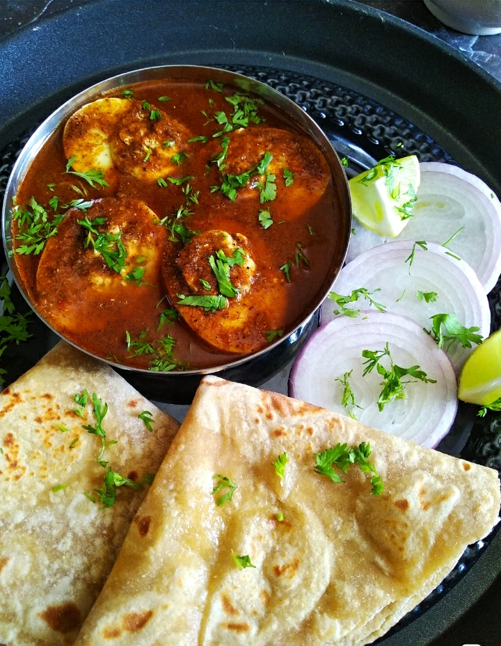 Egg Curry Recipe With Coconut | Anda Curry - The Spicy Cafe