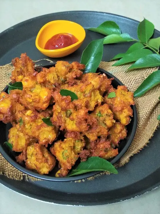 Sweet Corn Pakoda | Corn Bhajiya | Makai Bhajiya https://thespicycafe.com/sweet-corn-pakoda-corn-bhajiya-makai-bhajiya-recipe/