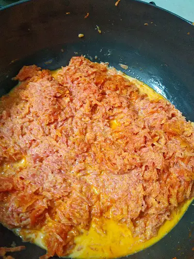Carrot Pudding With Condensed Milk - Gajar Ka Halwa https://thespicycafe.com/carrot-pudding-gajar-ka-halwa-recipe/