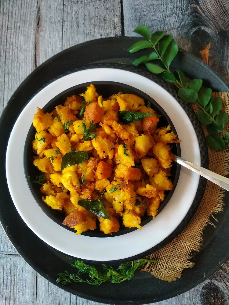 Pavacha Sheera | Bread Upma - Savoury Tempered Bread Bites https://thespicycafe.com/wp-content/uploads/2022/02/IMG_20220206_163832.jpg https://thespicycafe.com/bread-upma-savoury-tempered-bread-bites-recipe/