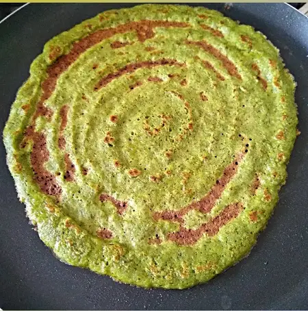 Hiravya Mugacha Dosa | Instant Green Moong Dosa https://thespicycafe.com/hiravya-mugacha-dosa-instant-green-moong-dosa-recipe/