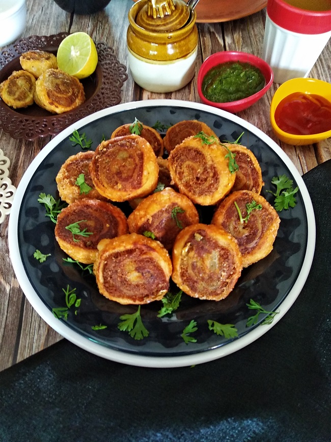 Crispy Pinwheel Samosa | Easy Samosa Pinwheels https://thespicycafe.com/wp-content/uploads/2021/04/IMG_05042021_192815_650_x_650_pixel.jpg https://thespicycafe.com/pinwheel-samosa-recipe/