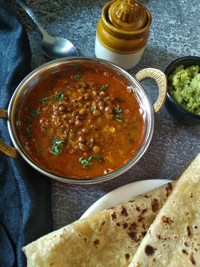 Masoor Dal | Whole Brown Lentil Curry https://thespicycafe.com/masoor-dal-curry-brown-lentil-curry-recipe/