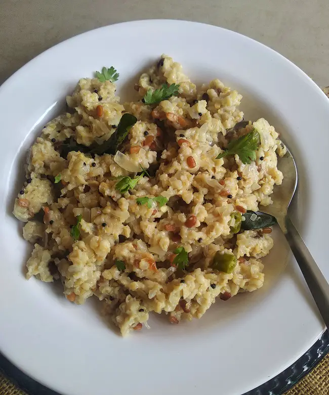 Oats Upma Without Vegetables | How To Make Oats Upma (Savory Oats) https://thespicycafe.com/oats-upma-without-vegetables-recipe/