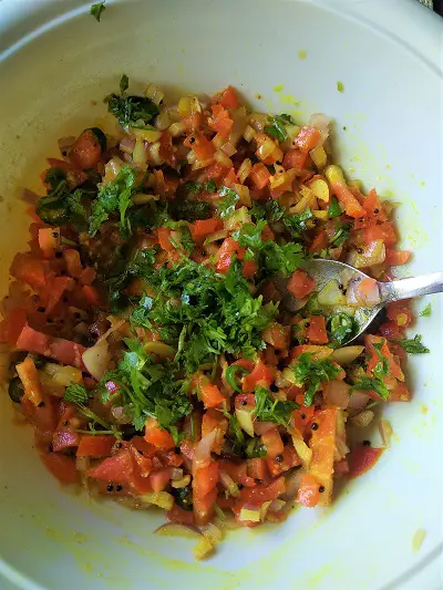 Kanda Tomato Koshimbir | Temperd Onion Tomato Salad https://thespicycafe.com/onion-tomato-salad-recipe/