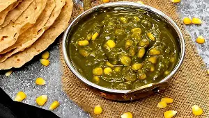 Corn Palak | Spinach Corn Curry https://thespicycafe.com/palak-corn-sabji/