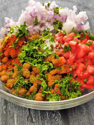 Kala Chana Salad | Black Chickpea Salad (No Oil- No Sugar Weight Loss Salad) https://thespicycafe.com/wp-content/uploads/2022/09/1663389896038-1.jpg https://thespicycafe.com/chana-salad/