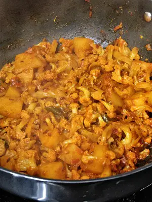Aloo Gobi Sabji | Cauliflower & Potato Curry https://thespicycafe.com/wp-content/uploads/2022/09/1663825105667.jpg https://thespicycafe.com/aloo-gobi-sabji/