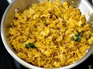 Phodnichi Poli | Leftover Chapati Recipe | Masala Roti https://thespicycafe.com/phodnichi-poli/