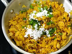Phodnichi Poli | Leftover Chapati Recipe | Masala Roti https://thespicycafe.com/phodnichi-poli/