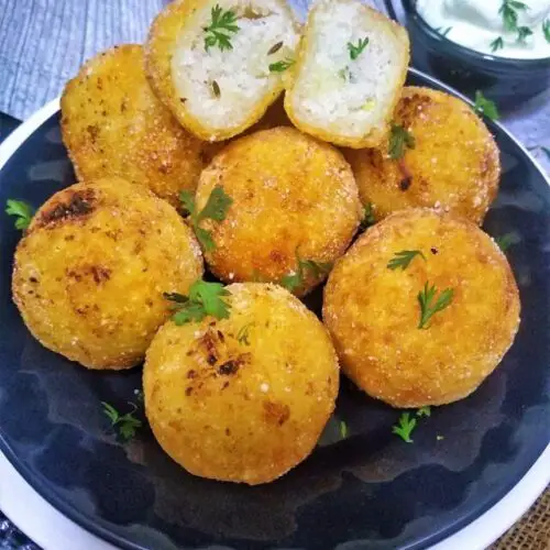 farali pattice upvasachi kachori coconut potato balls vegan vegetarian Indian vrat recipes snacks