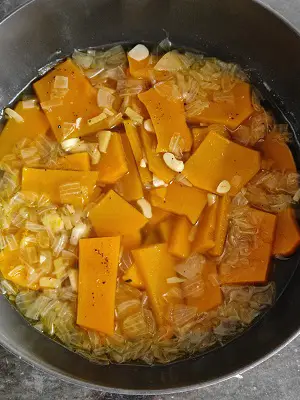 Pumpkin Soup - Healthy Pumpkin Soup Without Cream https://thespicycafe.com/pumpkin-soup-without-cream/