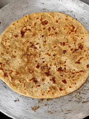 Gul Poli | Gud Poli | Til Gul Poli -Maharashtrian Recipe https://thespicycafe.com/gul-poli-gud-poli-til-gul-poli-maharashtrian-recipe/