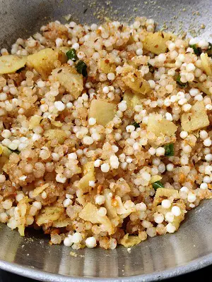 Sabudana Khichdi | Maharashtrian Sabudanyachi Khichadi https://thespicycafe.com/wp-content/uploads/2021/02/17-Sabudana-khichadi-khichdi-Maharashtrian-breakfast-snack-vrat-upvas-fasting-navratri-mahashivratri-ashadi-ekadashi-tapioca-upma-Indian-vegetarian-gluten-free-recipe.jpg https://thespicycafe.com/how-to-make-sabudana-khichdi/
