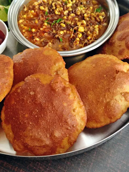 Tandalache Vade | Malavani Vade | Rice Poori https://thespicycafe.com/wp-content/uploads/2023/03/2-1tandlache-vade-malvani-vade-kombdi-vade-rice-poori-chawal-ki-poori-vegetarian-vegan-snack-breakfast-curries-vegetables-dal-chicken-mutton-maharashtraian-reci.jpg https://thespicycafe.com/category/maharashtrian-recipes/