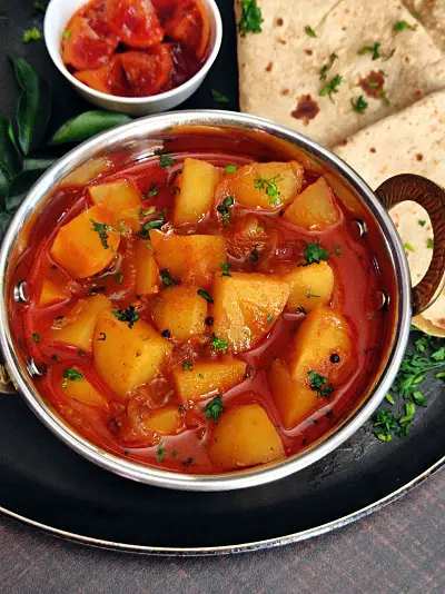 Kanda Batata Rassa Bhaji | Aloo Pyaz Raswali Sabji | Onion Potato Curry https://thespicycafe.com/kanda-batata-rassa-recipe/