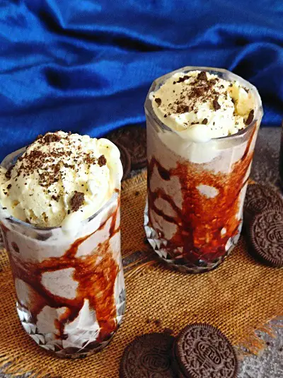 Oreo Milkshake Recipe | How To Make Oreo Milkshake https://thespicycafe.com/wp-content/uploads/2023/04/14-550-oreo-milkshake-oreo-chocolate-milkshake-american-continential-summer-cooler-vegetarian-kids-party.jpg https://thespicycafe.com/oreo-milkshake-recipe/