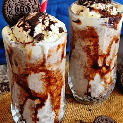 Oreo Milkshake Recipe | How To Make Oreo Milkshake https://thespicycafe.com/wp-content/uploads/2023/04/14-550-oreo-milkshake-oreo-chocolate-milkshake-american-continential-summer-cooler-vegetarian-kids-party.jpg https://thespicycafe.com/oreo-milkshake-recipe/