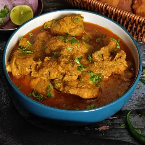 Easy Chicken Curry Recipe (Indian Style) https://thespicycafe.com/easy-chicken-curry-recipe-indian-style/