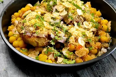 Ragda Pattice (Ragda Patties) https://thespicycafe.com/wp-content/uploads/2023/05/ragda-pattice-maharashtrian-street-food-mumbai-chaat-recipe-vegan-vegetarian-easy-quick-simple-snack-brunch-breakafast-lunch-dinner.png https://thespicycafe.com/ragda-pattice-recipe/