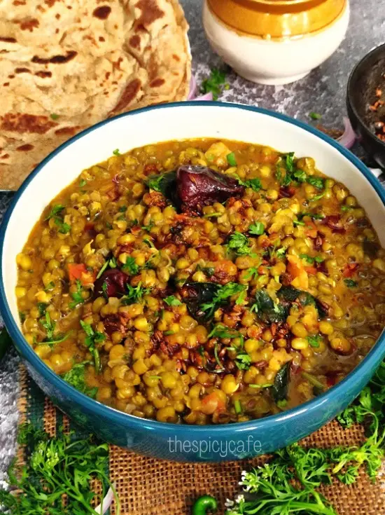 Hirvya Mugachi Usal | Green Moong Dal Curry | Green Gram Curry https://thespicycafe.com/green-moong-dal-curry/