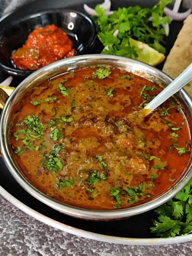 7 Best & Easy Maharashtrian Usal (Curry) Recipe’s For Dinner