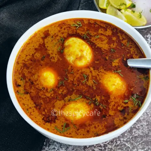 1 egg curry Maharashtrian style malvani style konkani anda curry rassa protein-rich boiled eggs keto easy quick simple lunch dinner weekend meals thespicycafe