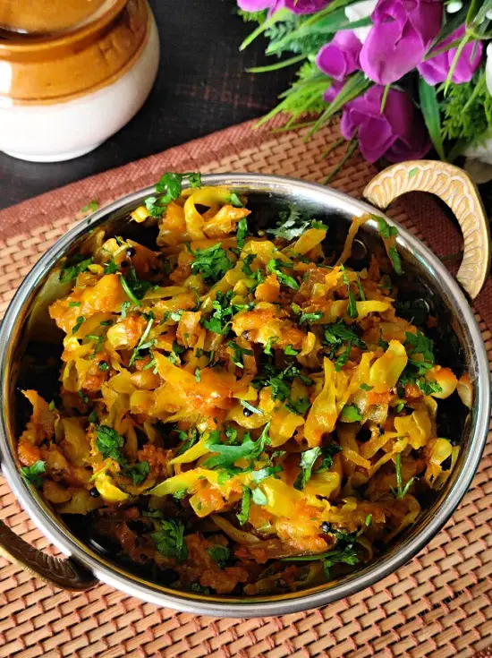Kobhi peeth perun bhaji cabbage besan patta gobi sabji vegan vegetarian protein-rich easy quick simple Indian Maharashtrian kobhi cha zunka pithla