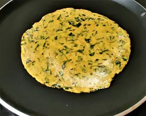 Methi Thepla Recipe | मेथी थेपला | Methi Paratha https://thespicycafe.com/wp-content/uploads/2023/12/1-methi-thepla-gujarati-breakfast-dish-vegan-vegetarian-fenugreek-paratha-easy-quick-simple-no-onion-no-garlic-satvik-Indian-recipe-lunch-dinner-brunch-snacks-.png https://thespicycafe.com/methi-thepla-recipe/