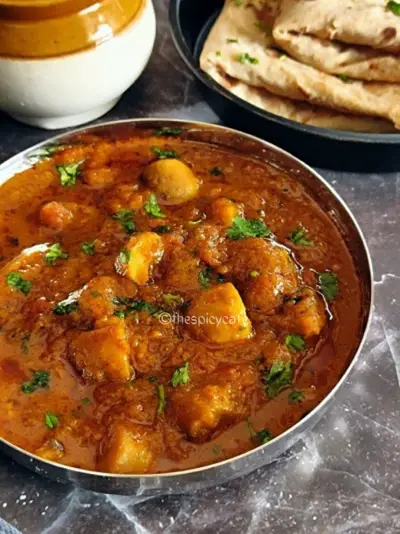 Mushroom Masala Curry | मशरूम मसाला करी | Mushroom Curry Recipe https://thespicycafe.com/wp-content/uploads/2023/12/2-mushroom-masala-restaurant-style-curry-vegan-vegetarian-Indian-lunch-dinner-snack-breakfast-easy-quick-simple-best-with-tandoori-naan-paratha-.png https://thespicycafe.com/mushroom-masala-curry-recipe/
